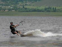 Navegando en Kitesurf